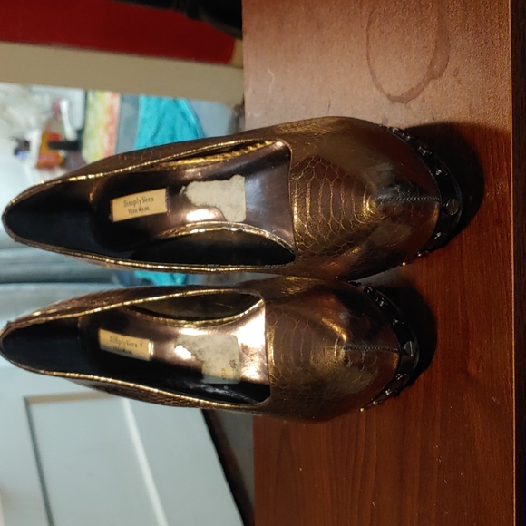 Heels - Picture 2 of 4